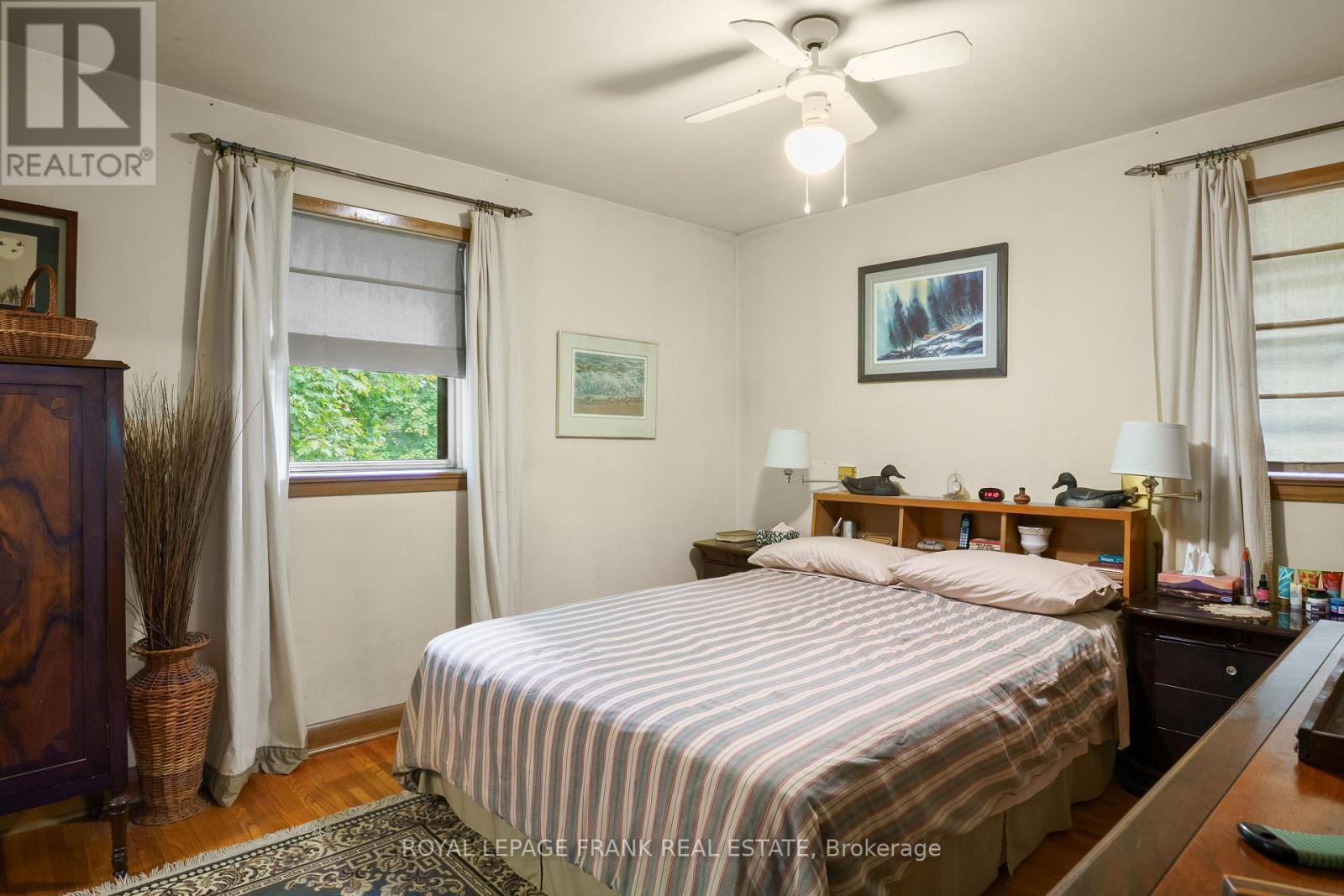 












308 COTTONWOOD DRIVE

,
Peterborough (Monaghan Ward 2),




Ontario
K9J6N4

