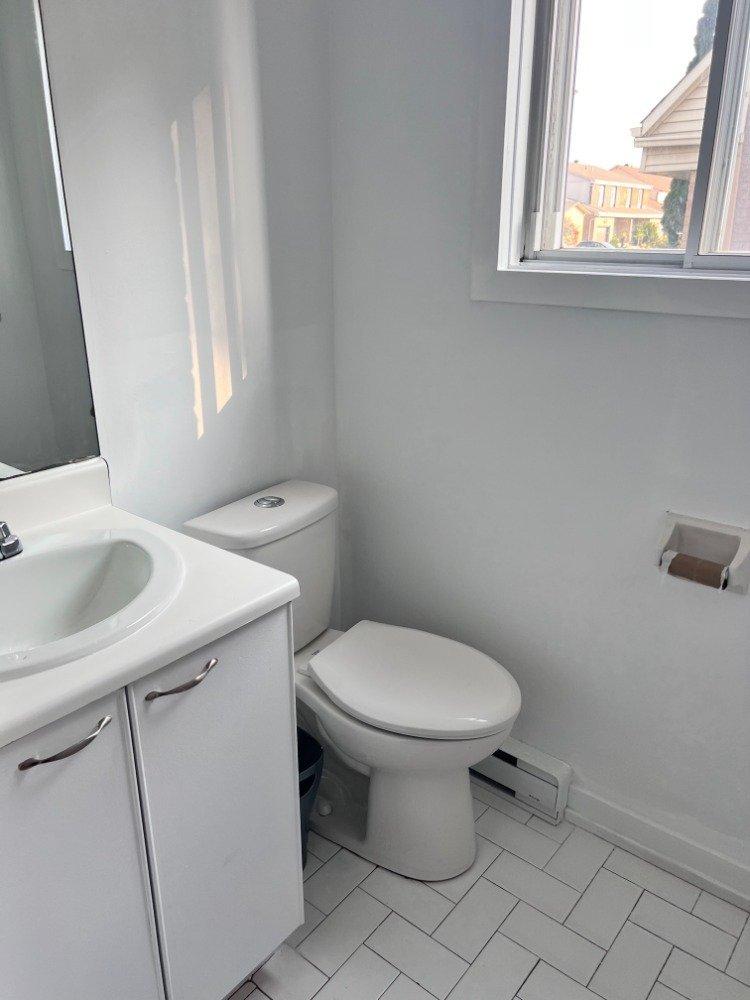 









825


Rue Schubert

,
Brossard,




QC
J4X1X6

