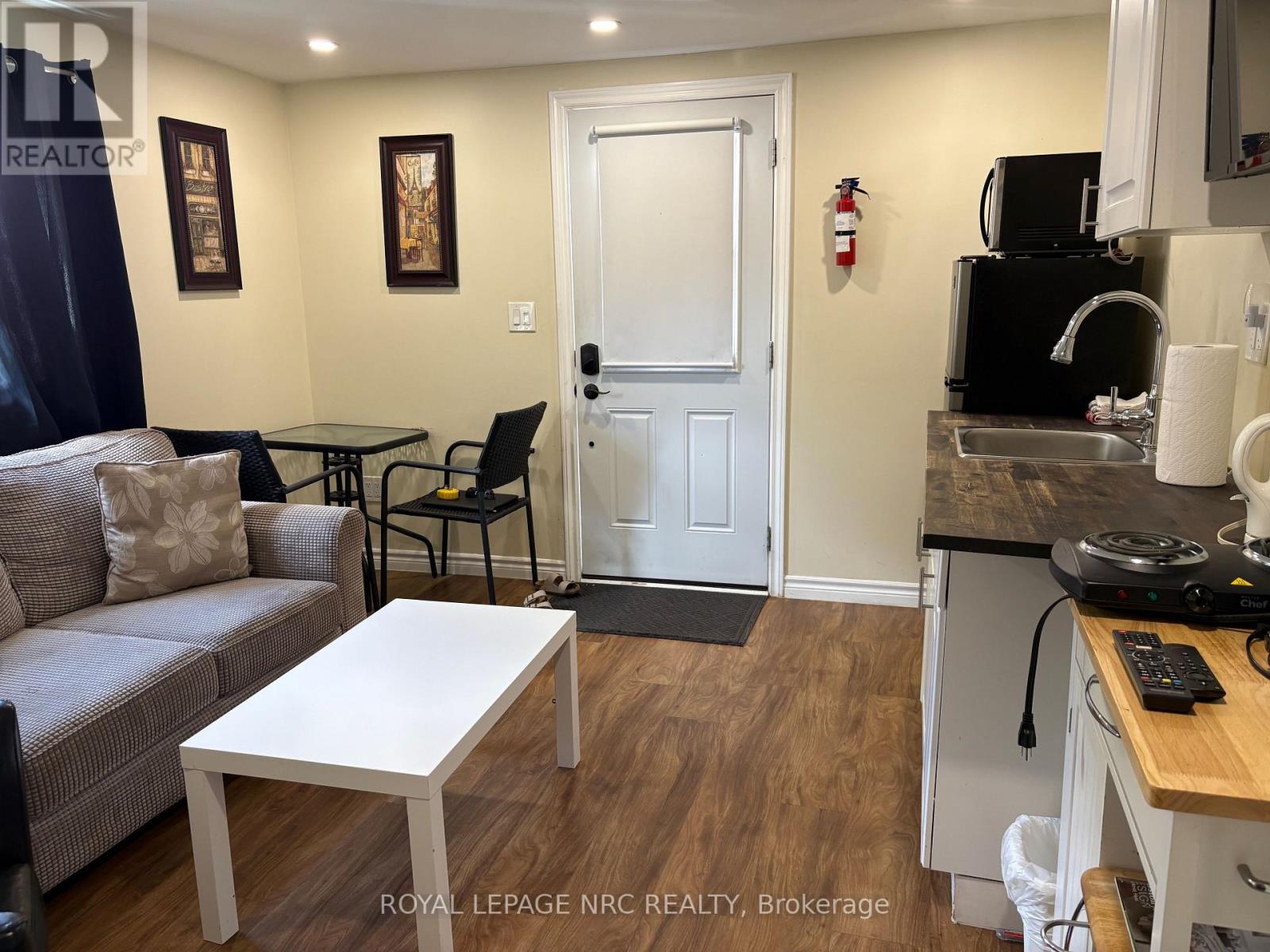 












375 ALMOND LANE

,
St. Catharines (Secord Woods),




Ontario
L2T1B9

