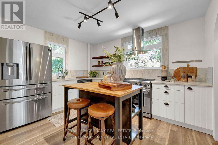 












18 NASSAU STREET

,
Selwyn,




Ontario
K0L2H0

