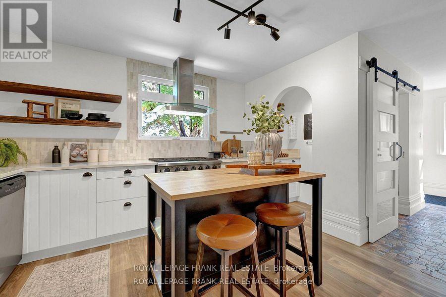 












18 NASSAU STREET

,
Selwyn,




Ontario
K0L2H0

