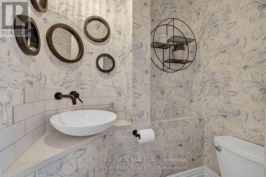 












18 NASSAU STREET

,
Selwyn,




Ontario
K0L2H0

