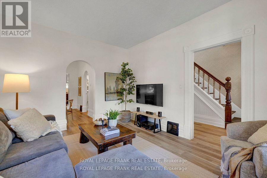 












18 NASSAU STREET

,
Selwyn,




Ontario
K0L2H0


