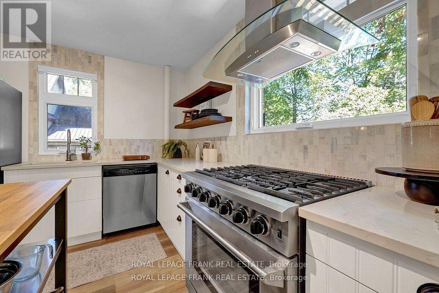 












18 NASSAU STREET

,
Selwyn,




Ontario
K0L2H0

