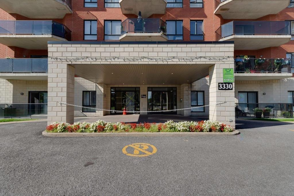 









3330


Boul. Le Carrefour

,
Laval (Chomedey),




QC
H7T0B8


