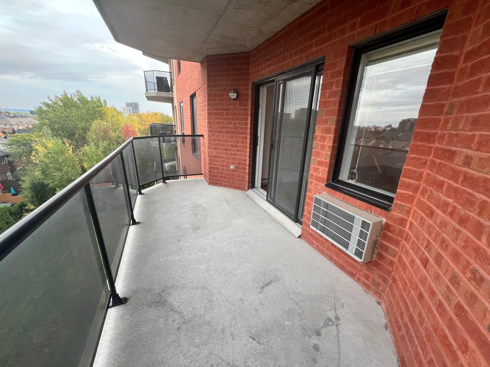 









3330


Boul. Le Carrefour

,
Laval (Chomedey),




QC
H7T0B8


