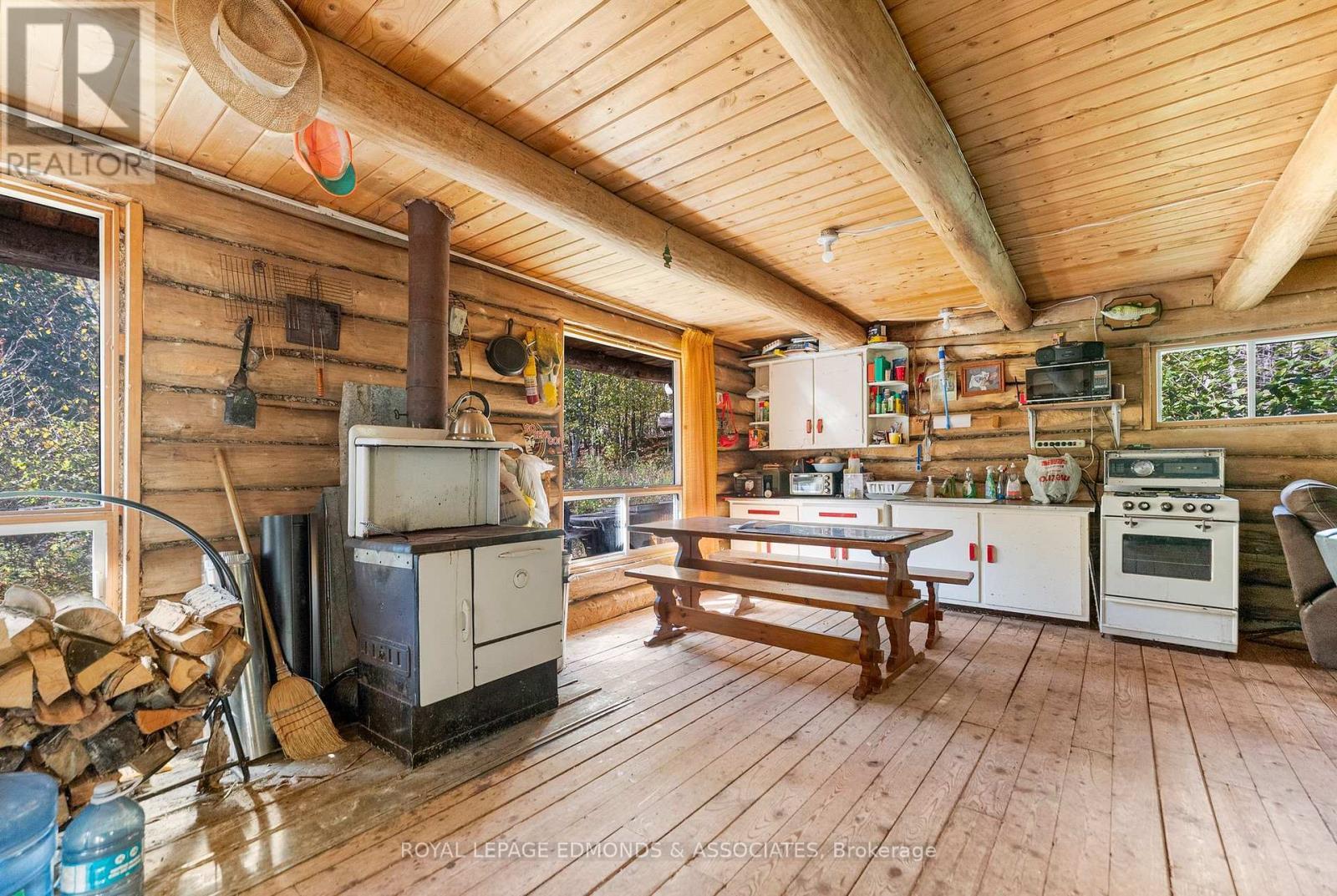 












0 HIGHWAY 60

,
North Algona Wilberforce,







Ontario
K0J1T0

