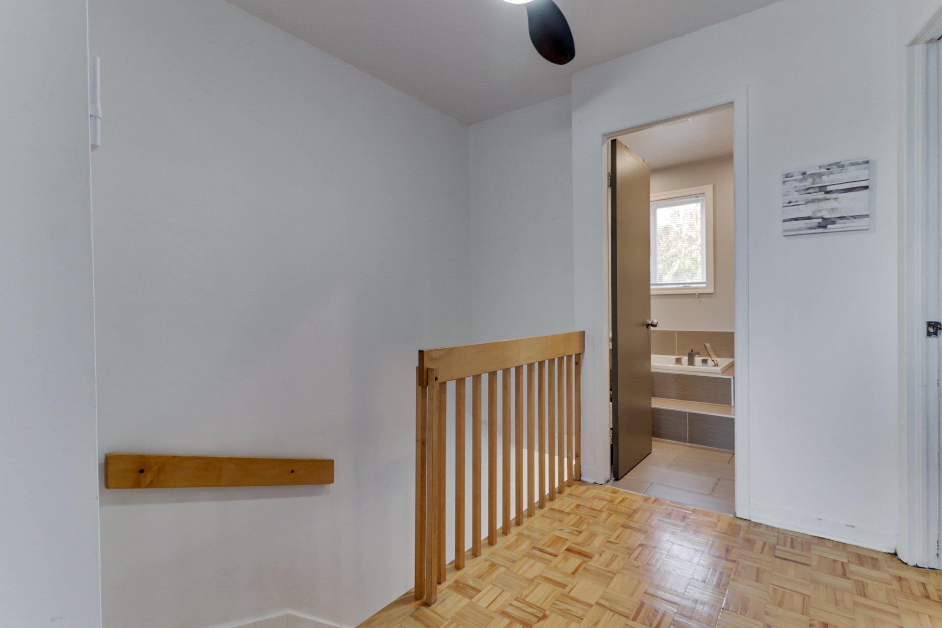 









160


Rue Deguire

,
Repentigny (Le Gardeur),




QC
J5Z4M1

