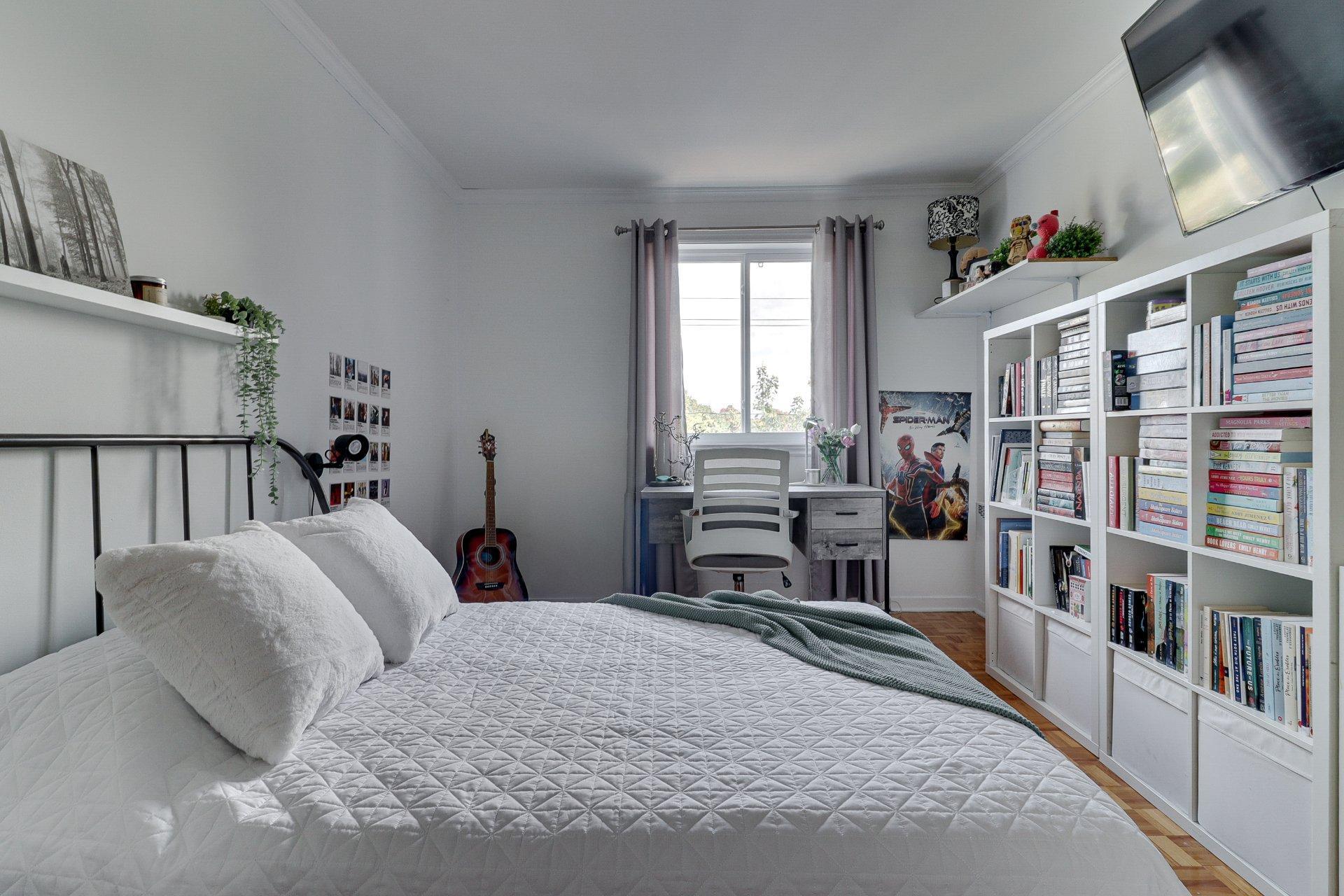 









160


Rue Deguire

,
Repentigny (Le Gardeur),




QC
J5Z4M1

