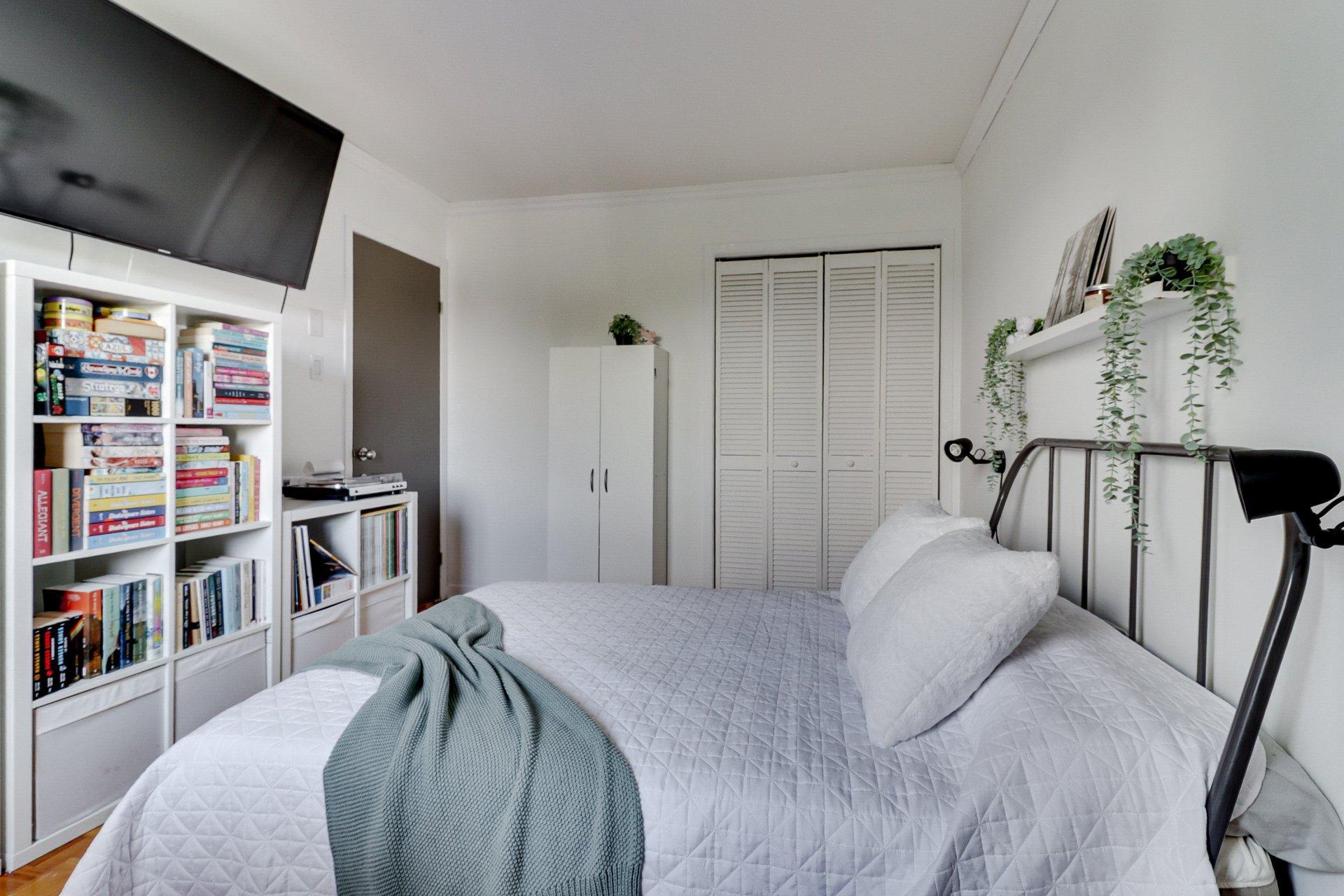 









160


Rue Deguire

,
Repentigny (Le Gardeur),




QC
J5Z4M1

