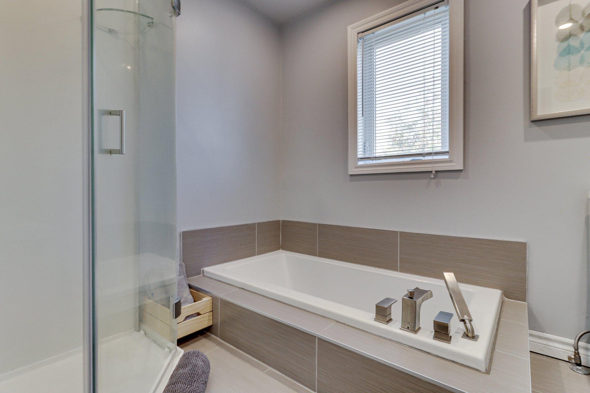 









160


Rue Deguire

,
Repentigny (Le Gardeur),




QC
J5Z4M1

