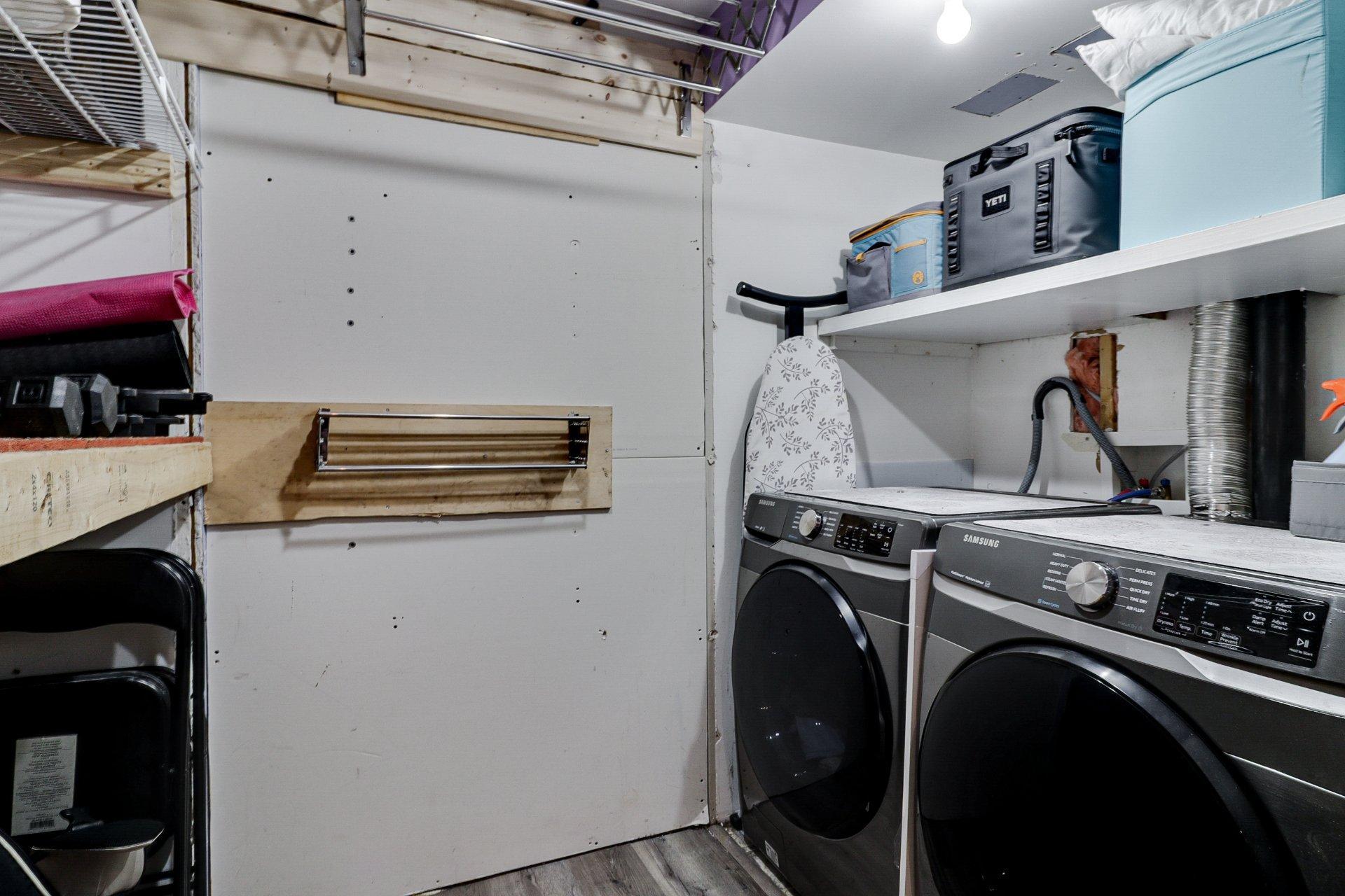 









160


Rue Deguire

,
Repentigny (Le Gardeur),




QC
J5Z4M1

