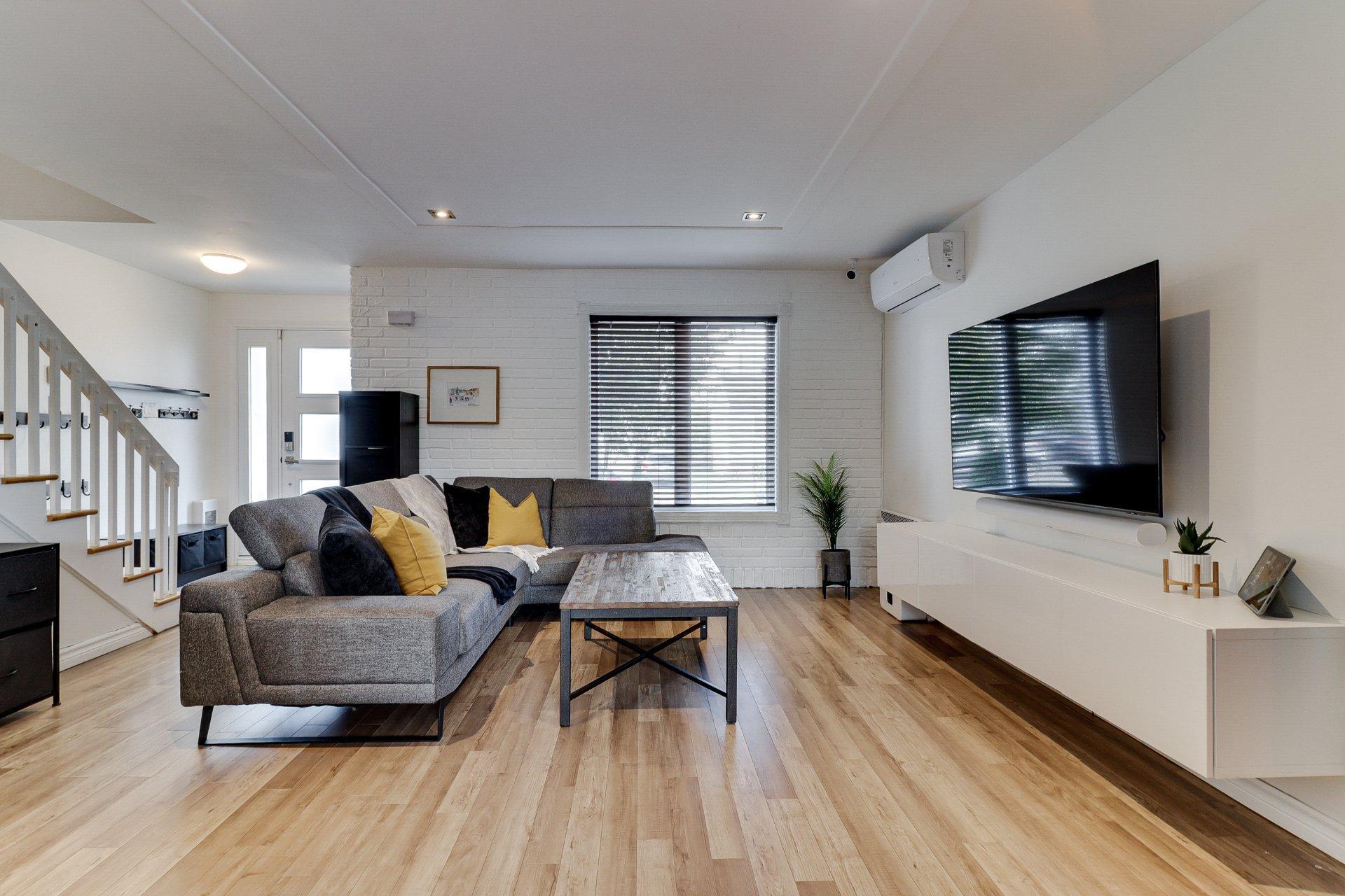 









160


Rue Deguire

,
Repentigny (Le Gardeur),




QC
J5Z4M1

