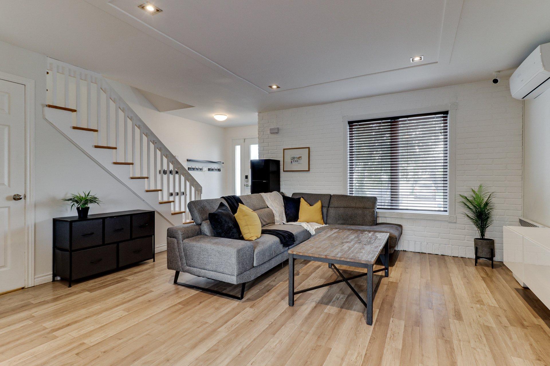 









160


Rue Deguire

,
Repentigny (Le Gardeur),




QC
J5Z4M1

