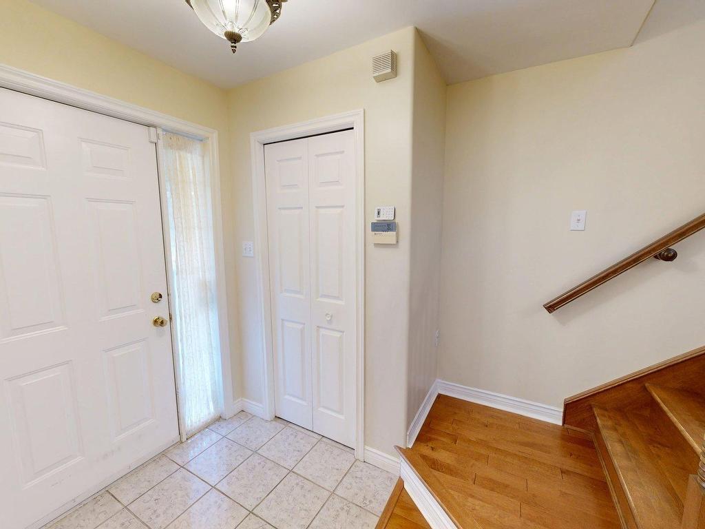 












11 Glenbourne Court

,
Halifax,




NS
B3S 1E2

