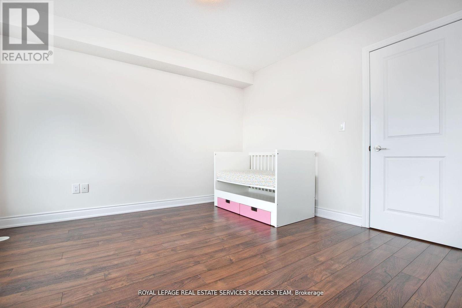 












321 SOUTH PARK ROAD

,
Markham,




Ontario
L3T0B9

