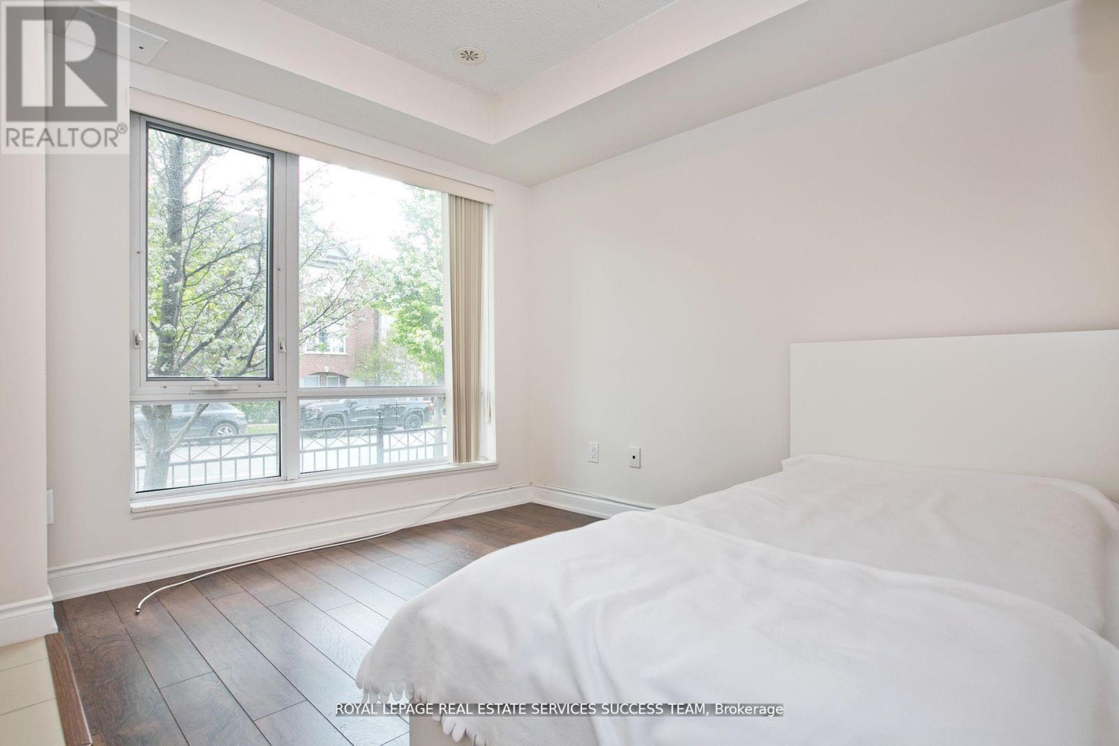 












321 SOUTH PARK ROAD

,
Markham,




Ontario
L3T0B9

