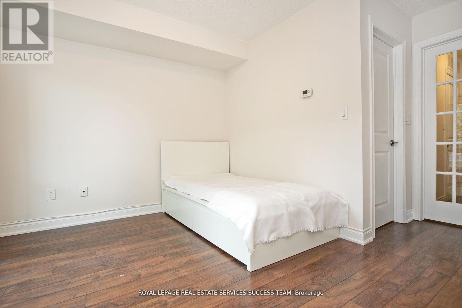 












321 SOUTH PARK ROAD

,
Markham,




Ontario
L3T0B9

