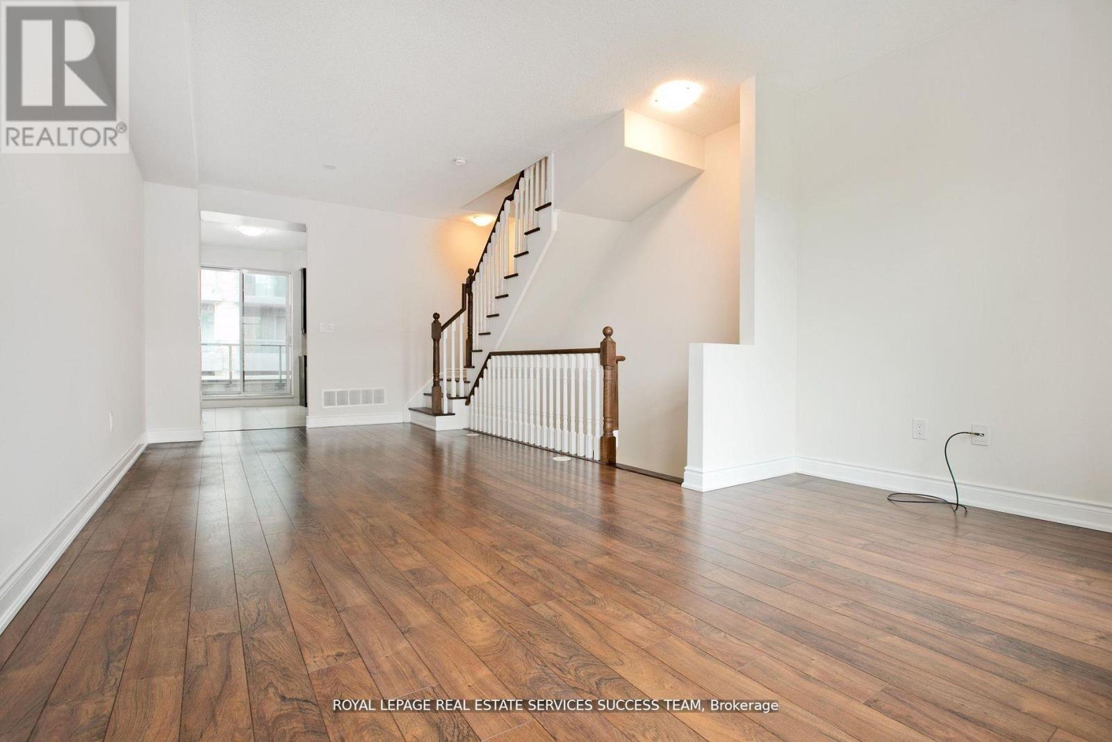 












321 SOUTH PARK ROAD

,
Markham,




Ontario
L3T0B9

