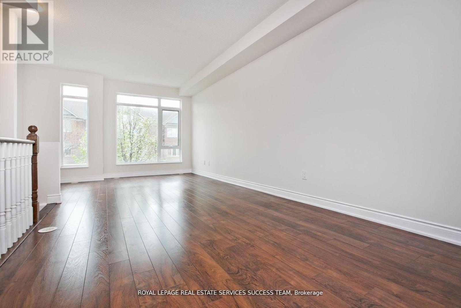 












321 SOUTH PARK ROAD

,
Markham,




Ontario
L3T0B9

