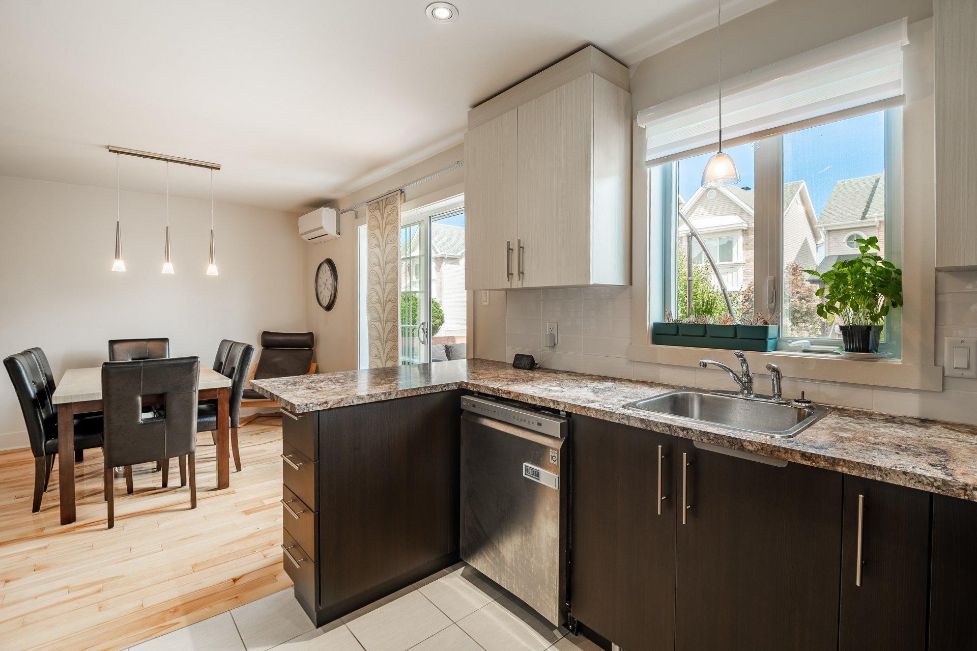 









518Z


Rue François-V.-Malhiot

,
Boucherville,




QC
J4B0H1

