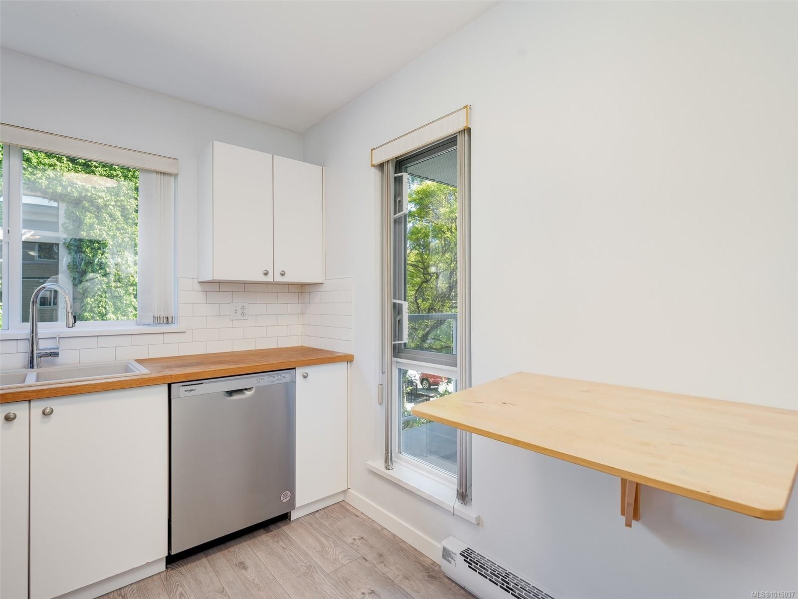 









649


Bay

St, 304,
Victoria,




BC
V8T 5H8

