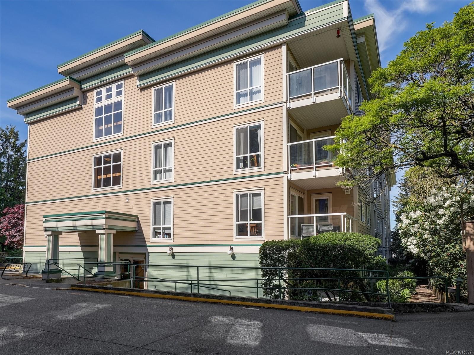 









649


Bay

St, 304,
Victoria,




BC
V8T 5H8

