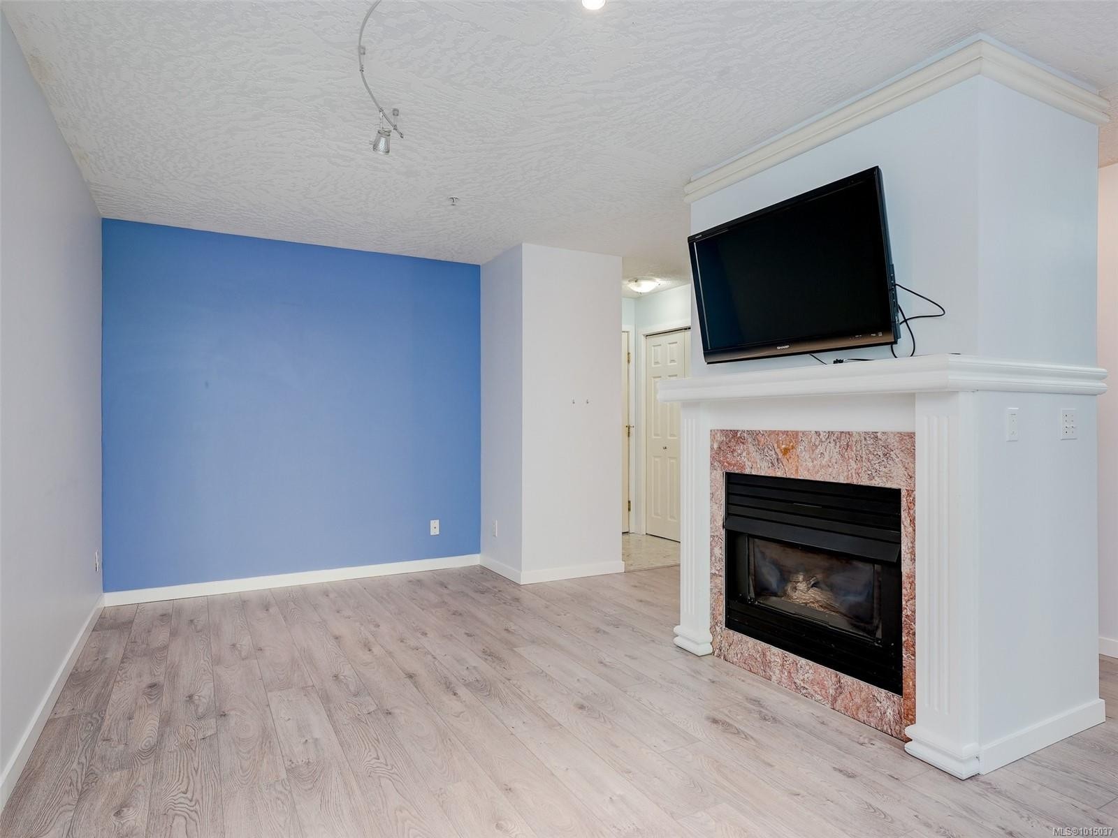 









649


Bay

St, 304,
Victoria,




BC
V8T 5H8

