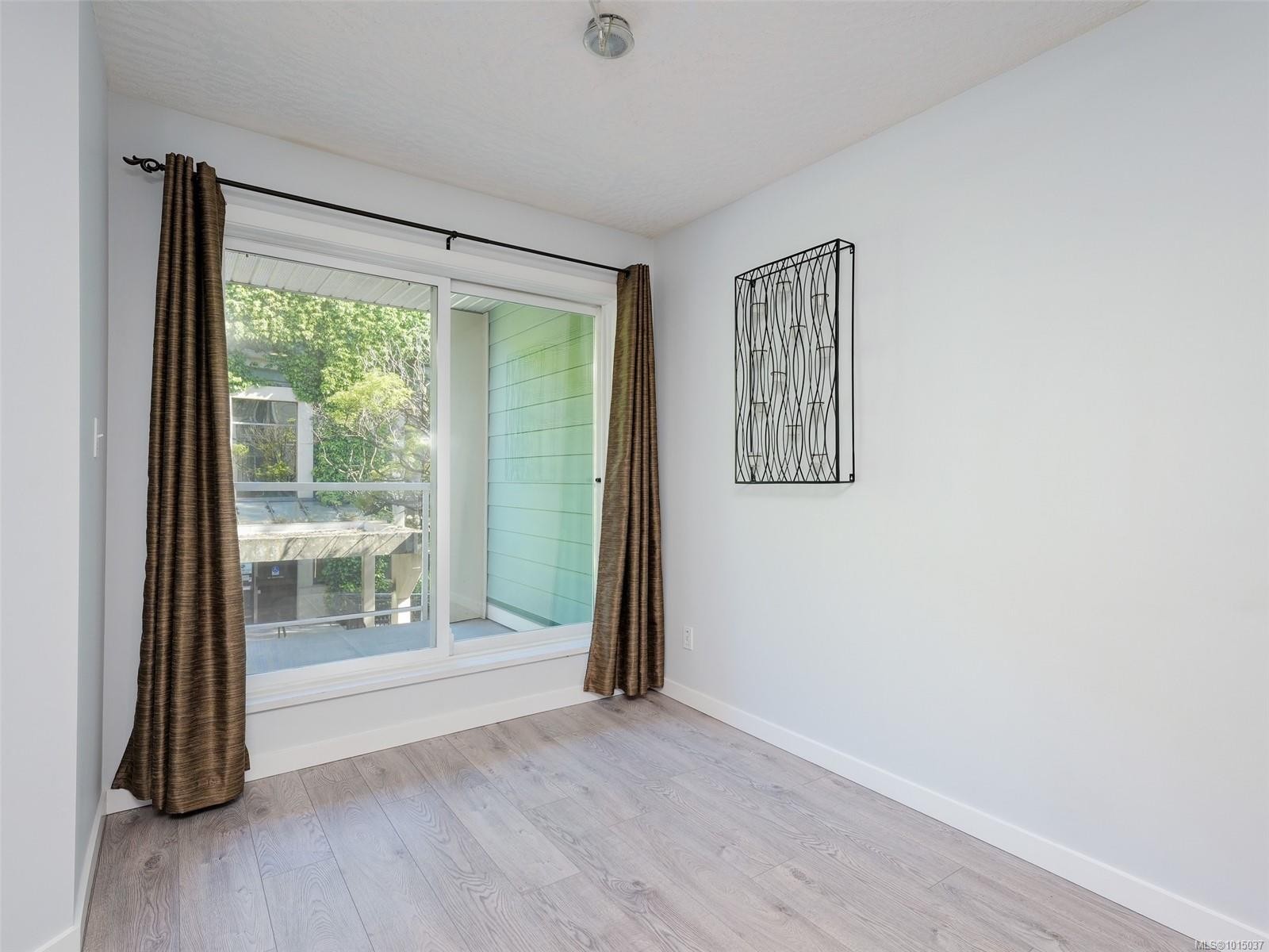 









649


Bay

St, 304,
Victoria,




BC
V8T 5H8

