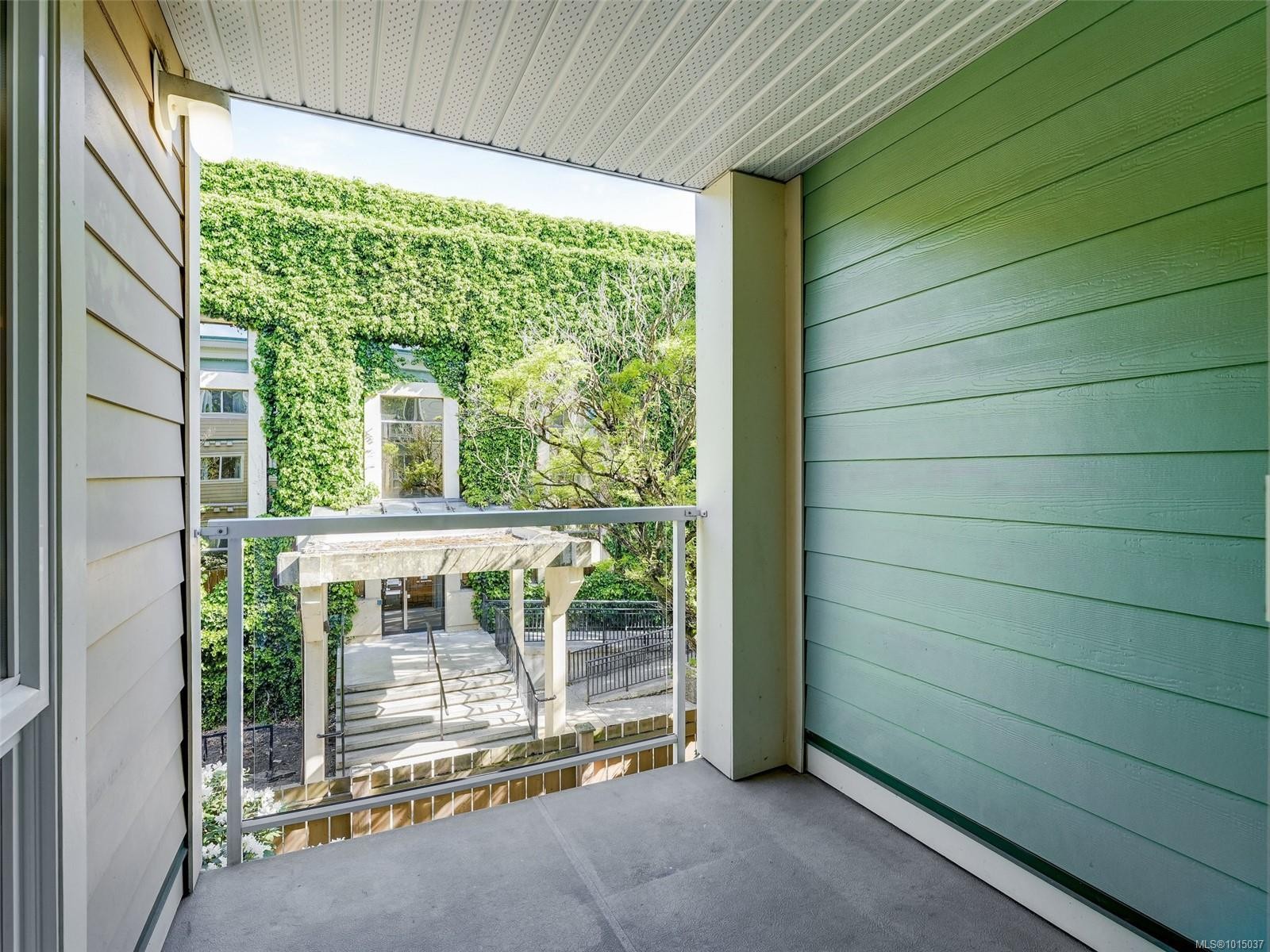 









649


Bay

St, 304,
Victoria,




BC
V8T 5H8

