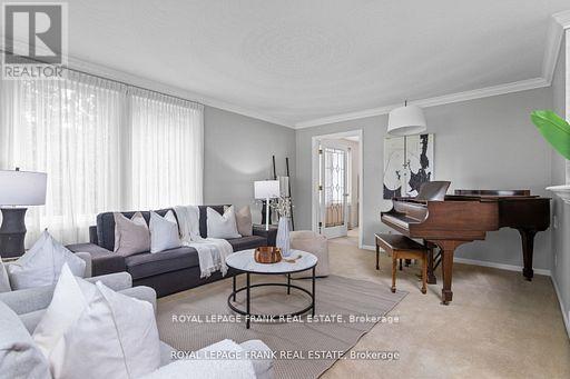 












848 SWISS HEIGHTS

,
Oshawa (Pinecrest),




Ontario
L1K2A9

