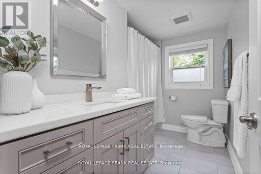 












848 SWISS HEIGHTS

,
Oshawa (Pinecrest),




Ontario
L1K2A9

