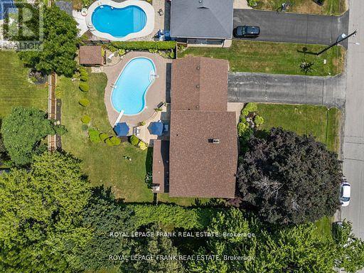 












848 SWISS HEIGHTS

,
Oshawa (Pinecrest),




Ontario
L1K2A9

