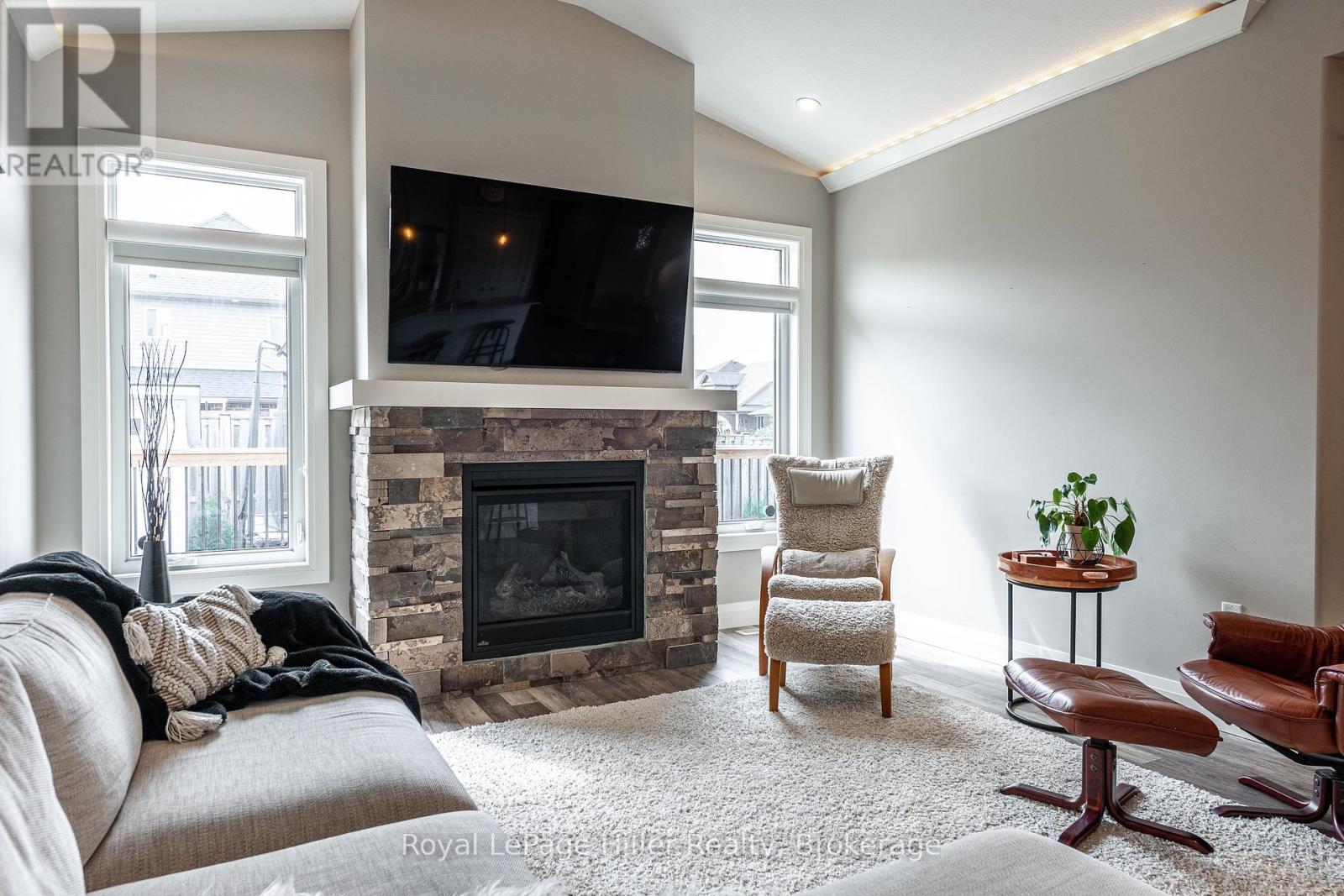 












3 ORR STREET

,
Stratford,




Ontario
N5A0C6

