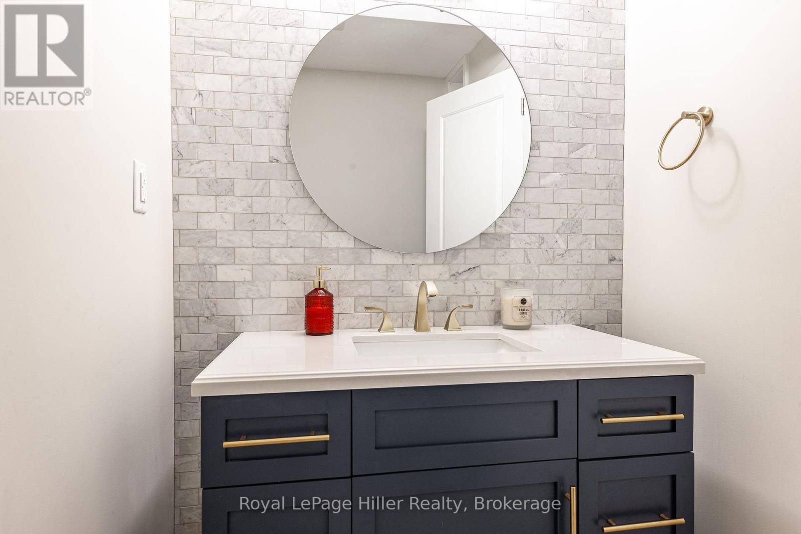 












3 ORR STREET

,
Stratford,




Ontario
N5A0C6

