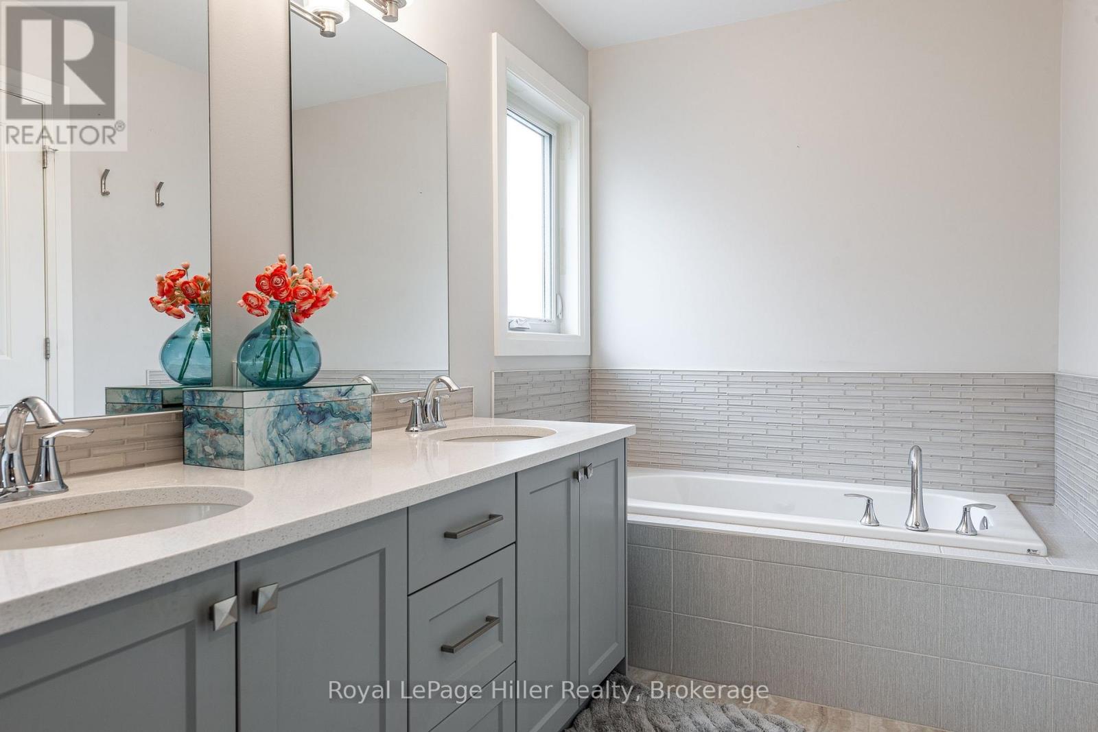 












3 ORR STREET

,
Stratford,




Ontario
N5A0C6

