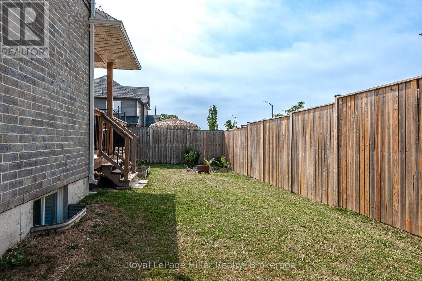 












3 ORR STREET

,
Stratford,




Ontario
N5A0C6

