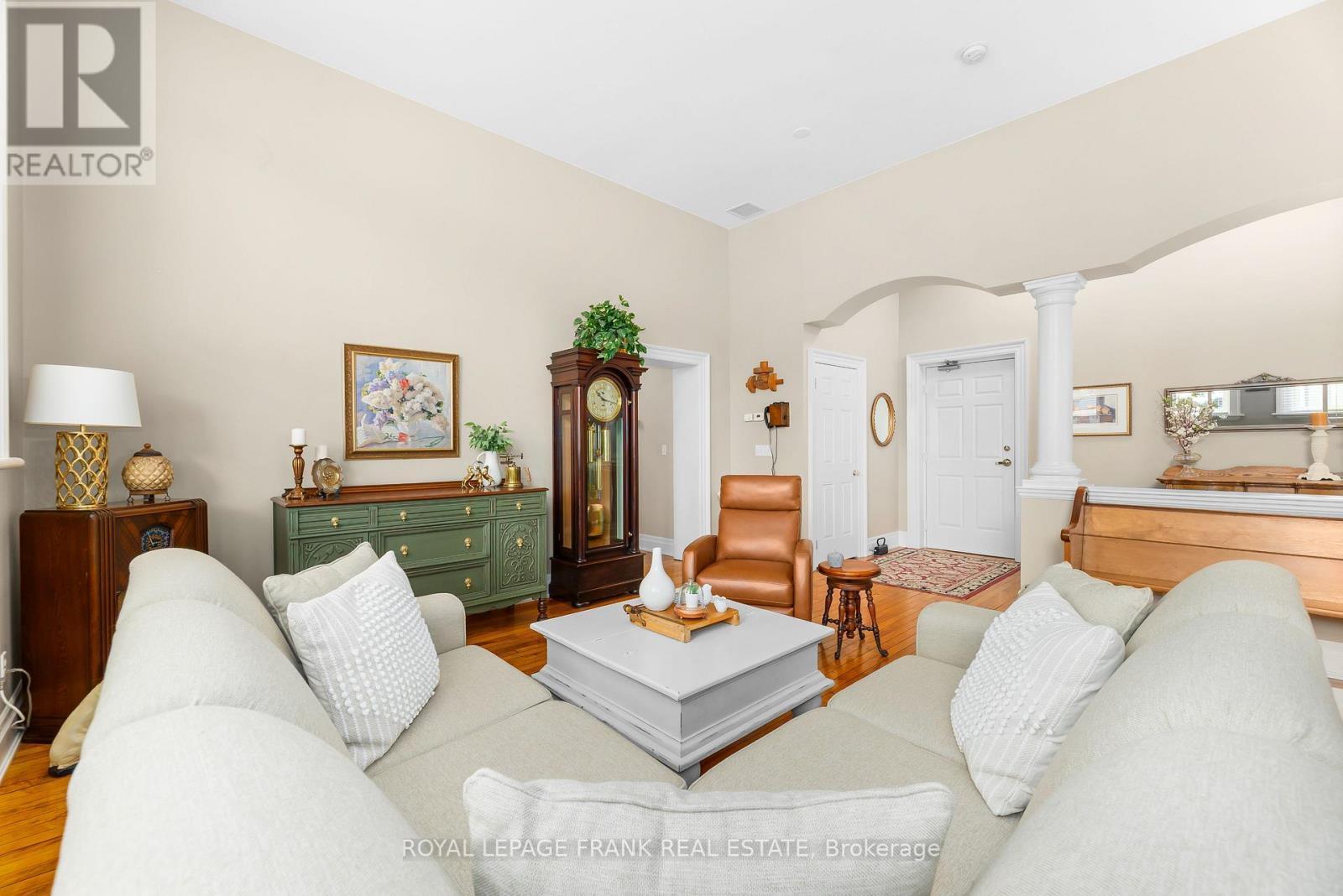 












202 - 72 PINE STREET

,
Port Hope,




Ontario
L1A3G8

