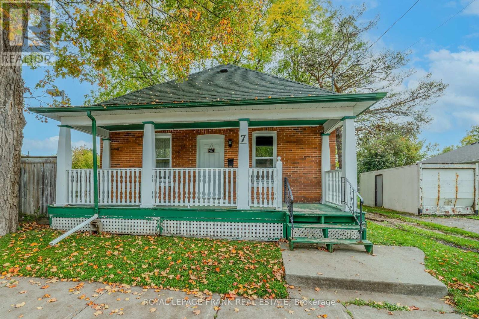 












7 DURHAM STREET W

,
Kawartha Lakes (Lindsay),




Ontario
K9V2P3


