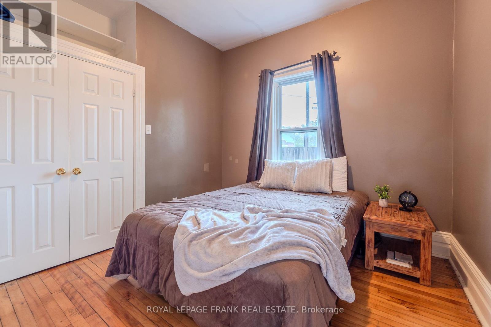 












7 DURHAM STREET W

,
Kawartha Lakes (Lindsay),




Ontario
K9V2P3

