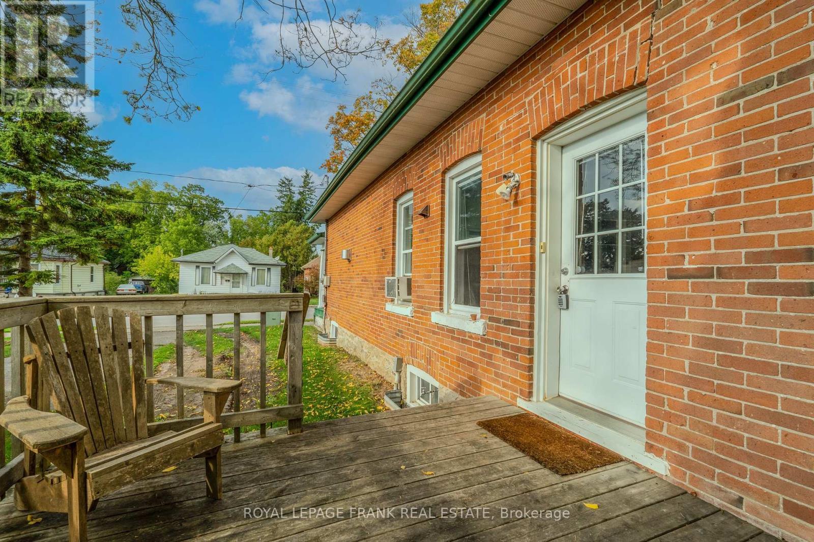 












7 DURHAM STREET W

,
Kawartha Lakes (Lindsay),




Ontario
K9V2P3

