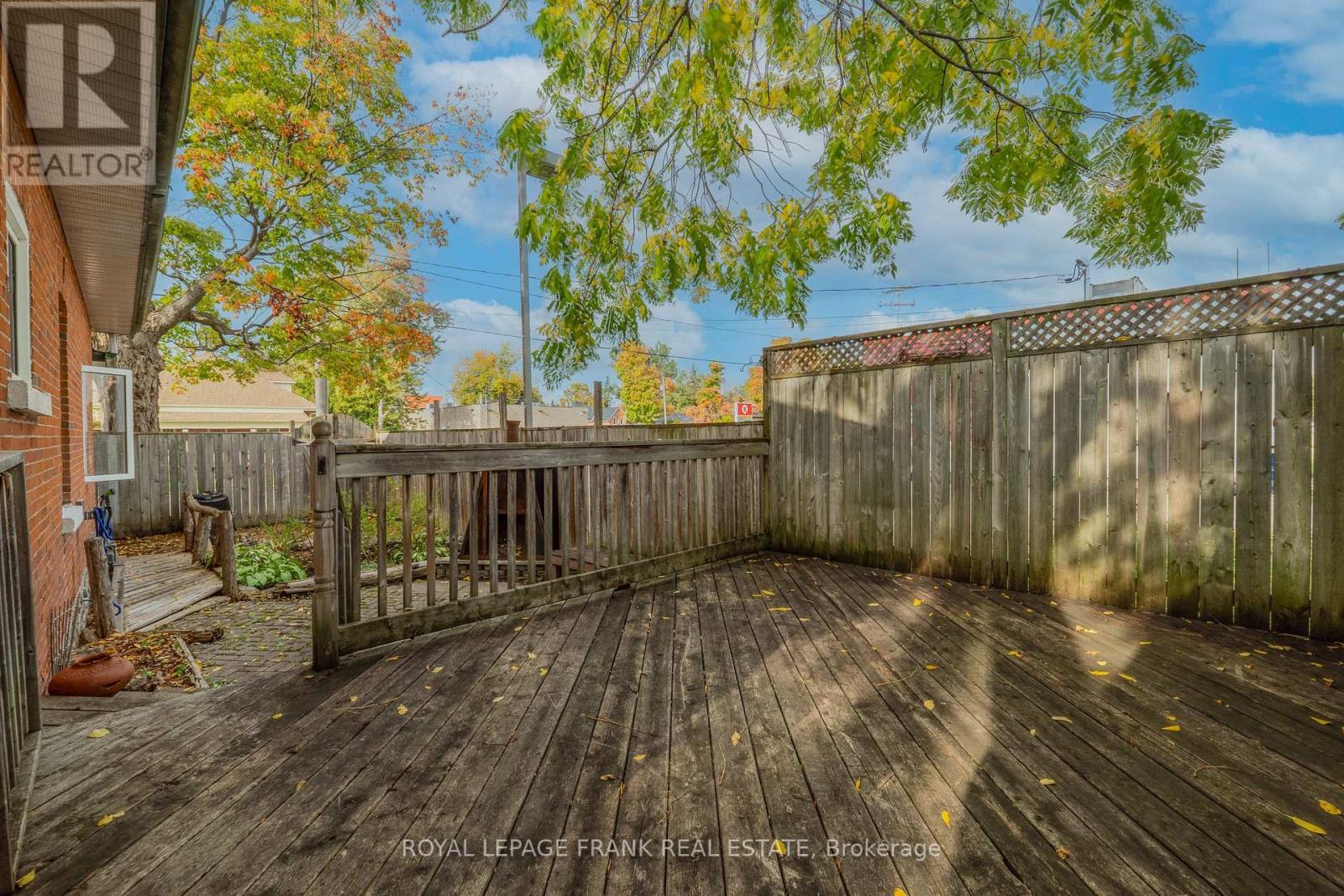












7 DURHAM STREET W

,
Kawartha Lakes (Lindsay),




Ontario
K9V2P3

