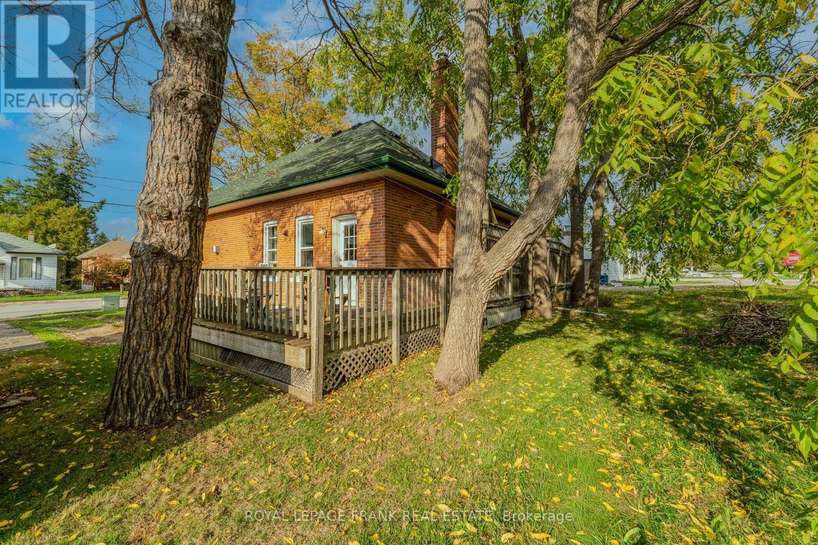 












7 DURHAM STREET W

,
Kawartha Lakes (Lindsay),




Ontario
K9V2P3


