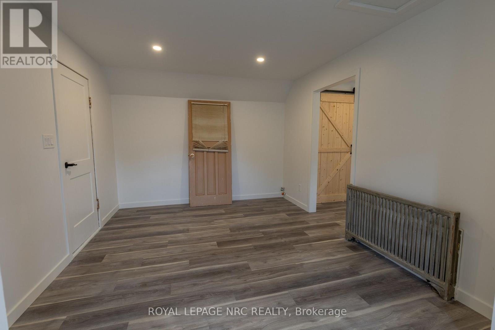 












248 BELL STREET

,
Port Colborne (Killaly East),




Ontario
L3K1J4

