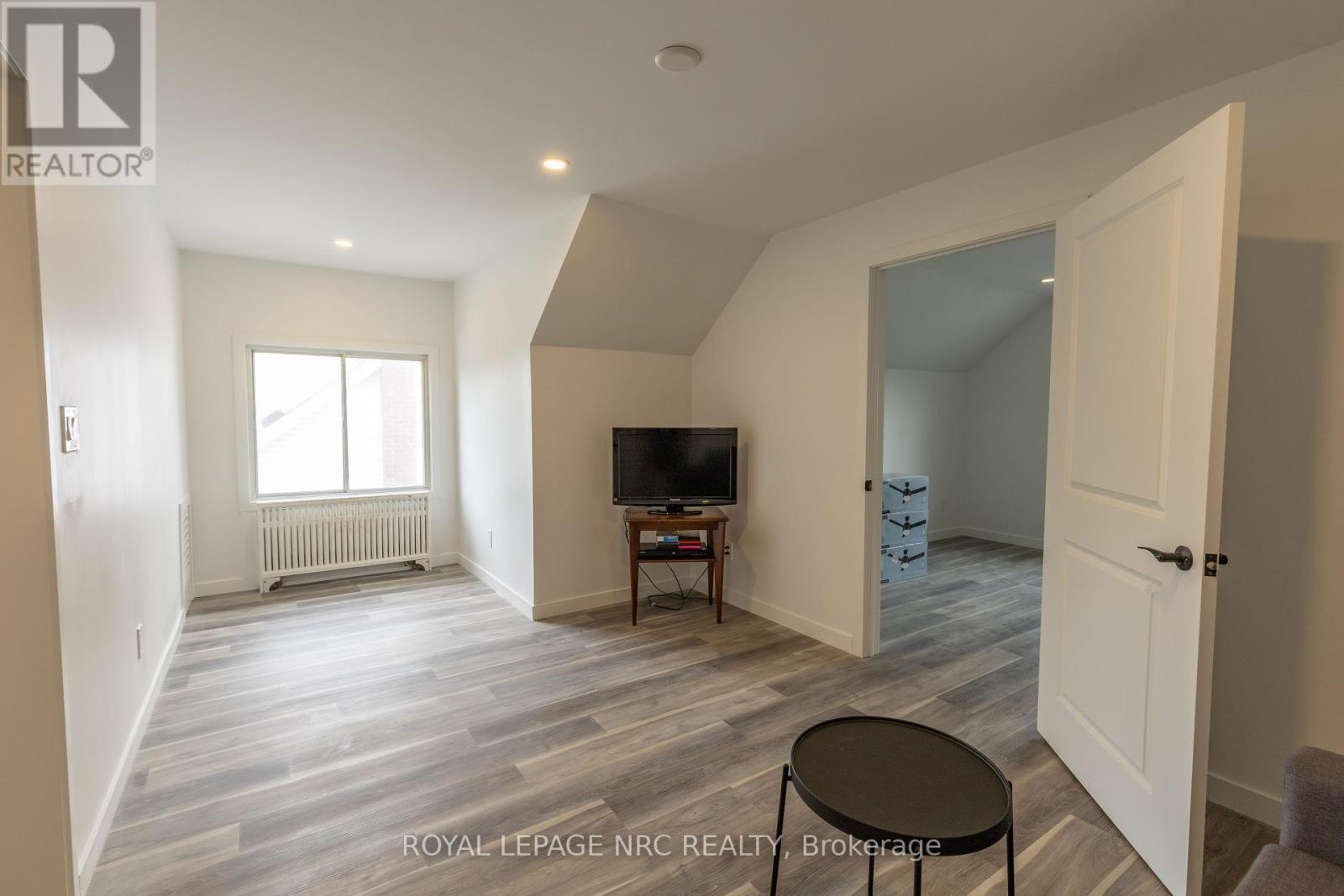 












248 BELL STREET

,
Port Colborne (Killaly East),




Ontario
L3K1J4

