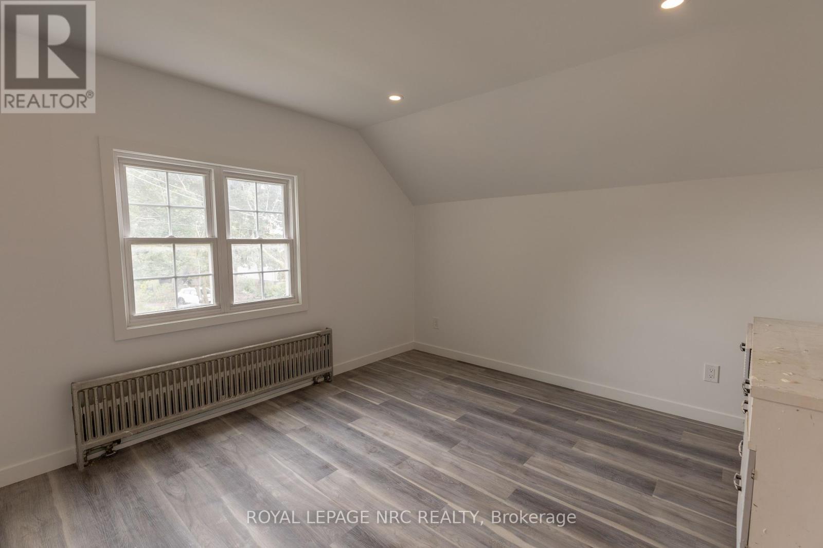 












248 BELL STREET

,
Port Colborne (Killaly East),




Ontario
L3K1J4

