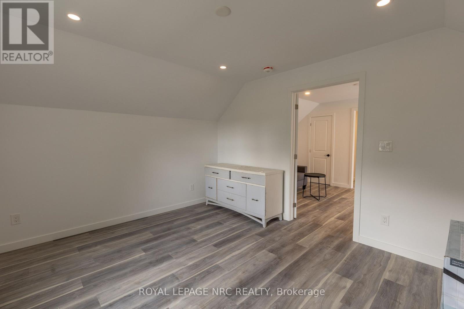 












248 BELL STREET

,
Port Colborne (Killaly East),




Ontario
L3K1J4

