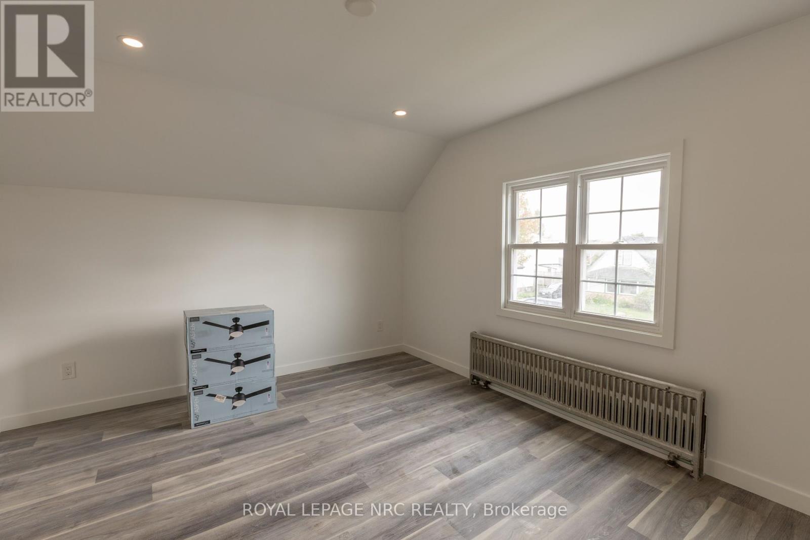 












248 BELL STREET

,
Port Colborne (Killaly East),




Ontario
L3K1J4

