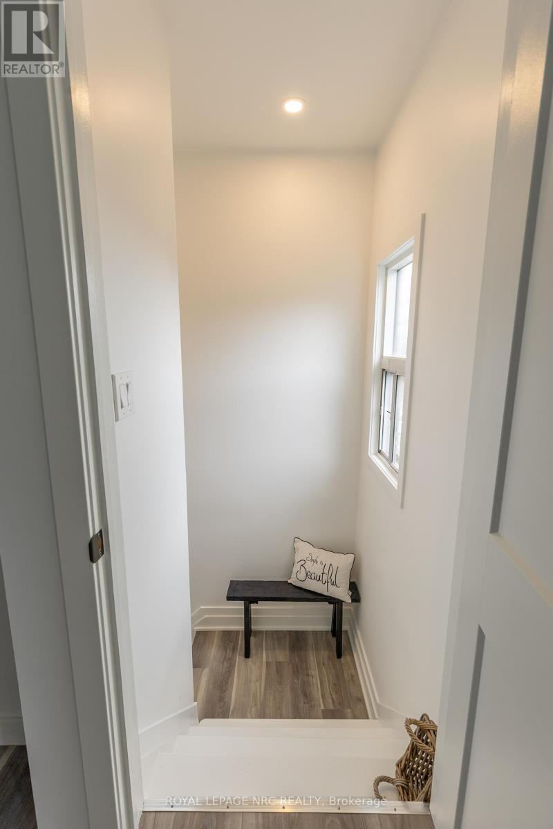 












248 BELL STREET

,
Port Colborne (Killaly East),




Ontario
L3K1J4

