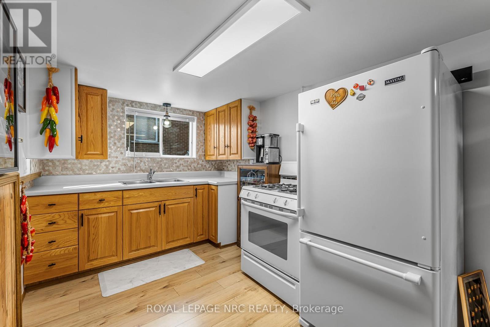 












15 OXFORD BOULEVARD

,
Port Colborne (Main Street),




Ontario
L3K5C8

